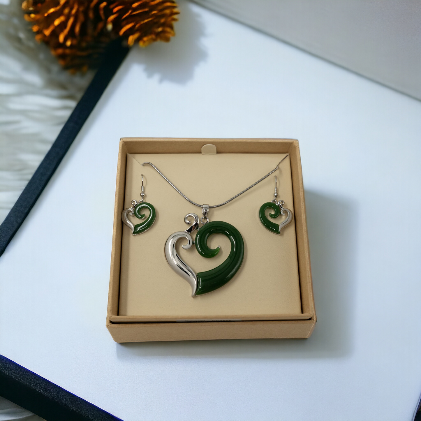 Kiwicraft Resin Koru Heart Pendant Set