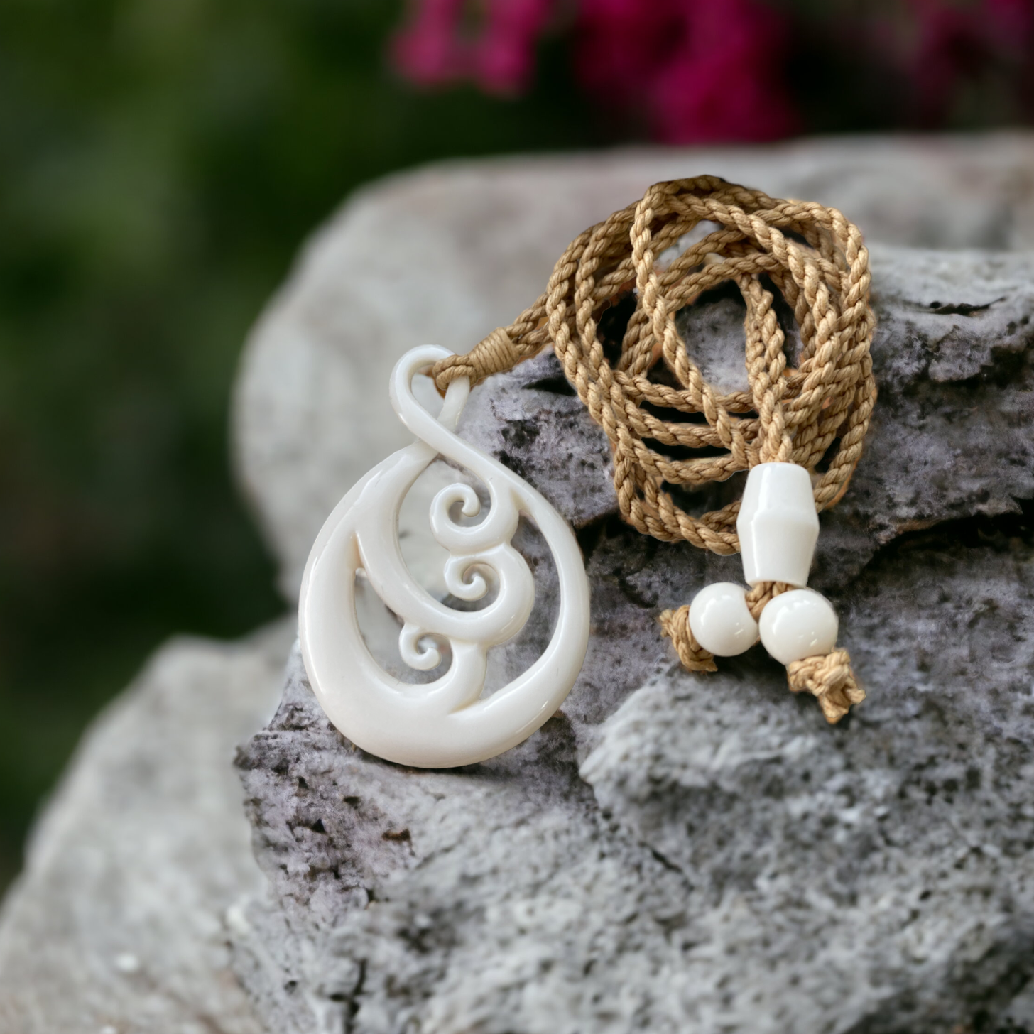 Bone Pikorua (Twist) Pendan