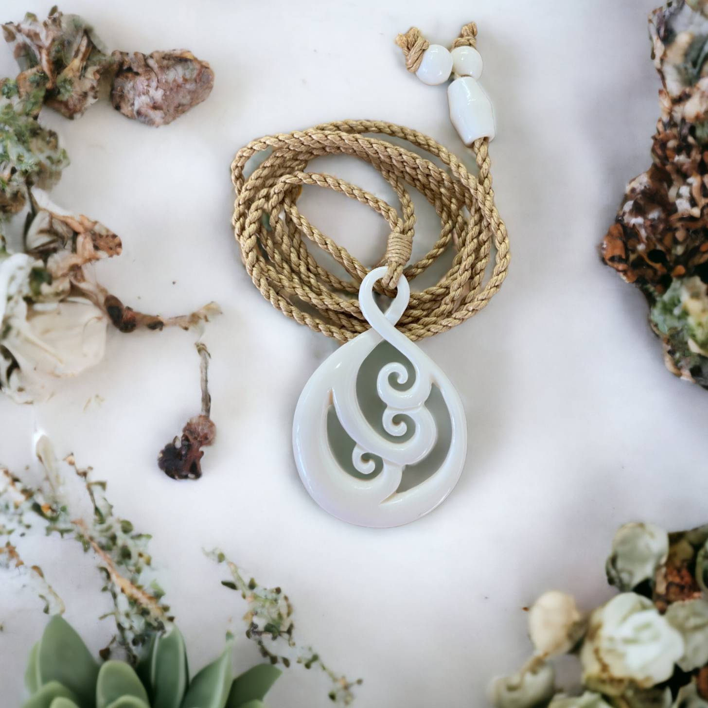 Bone Pikorua (Twist) Pendan