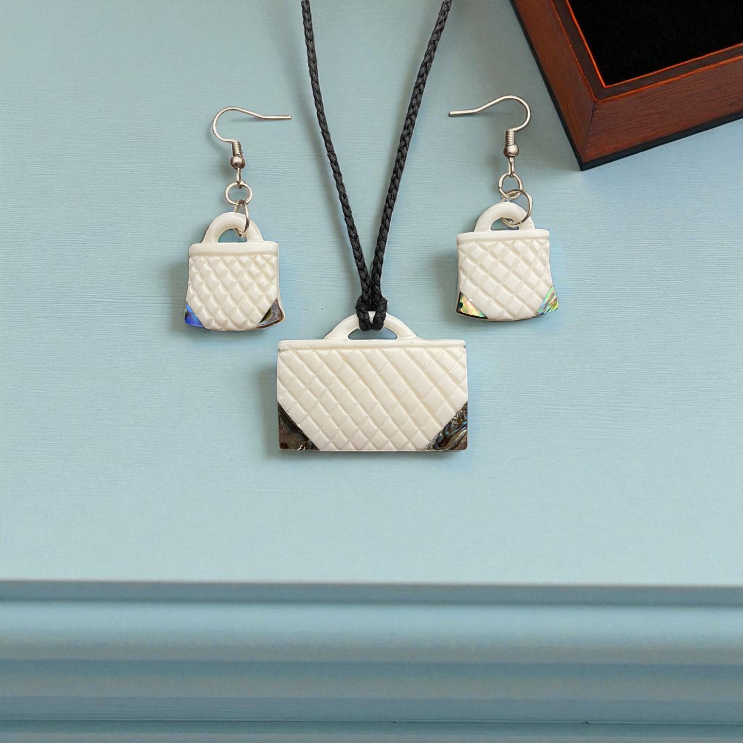 NZ Bone Kete with Paua Shell Pendant & Earrings Set