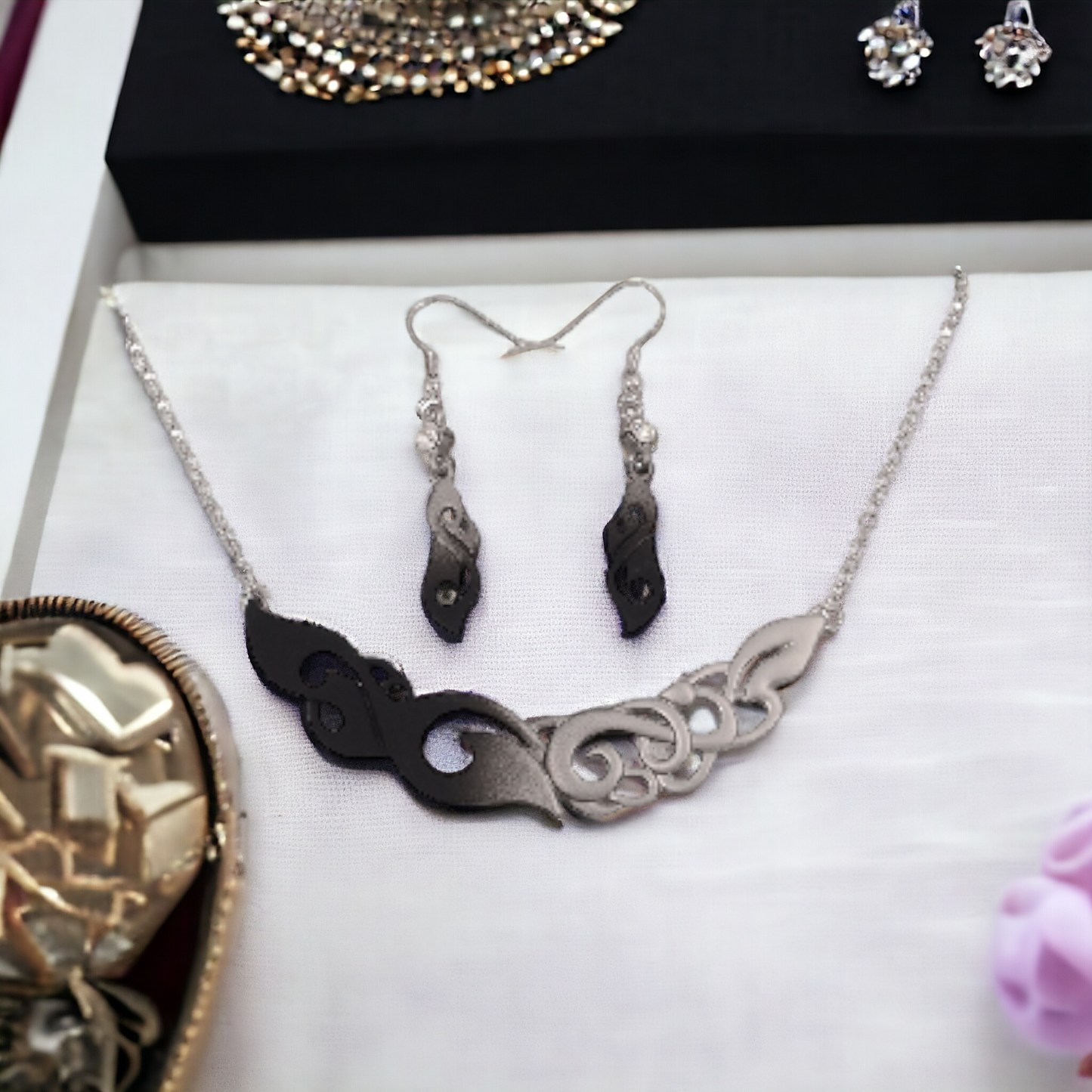 Manaia&wave Rhodium Pendant Set