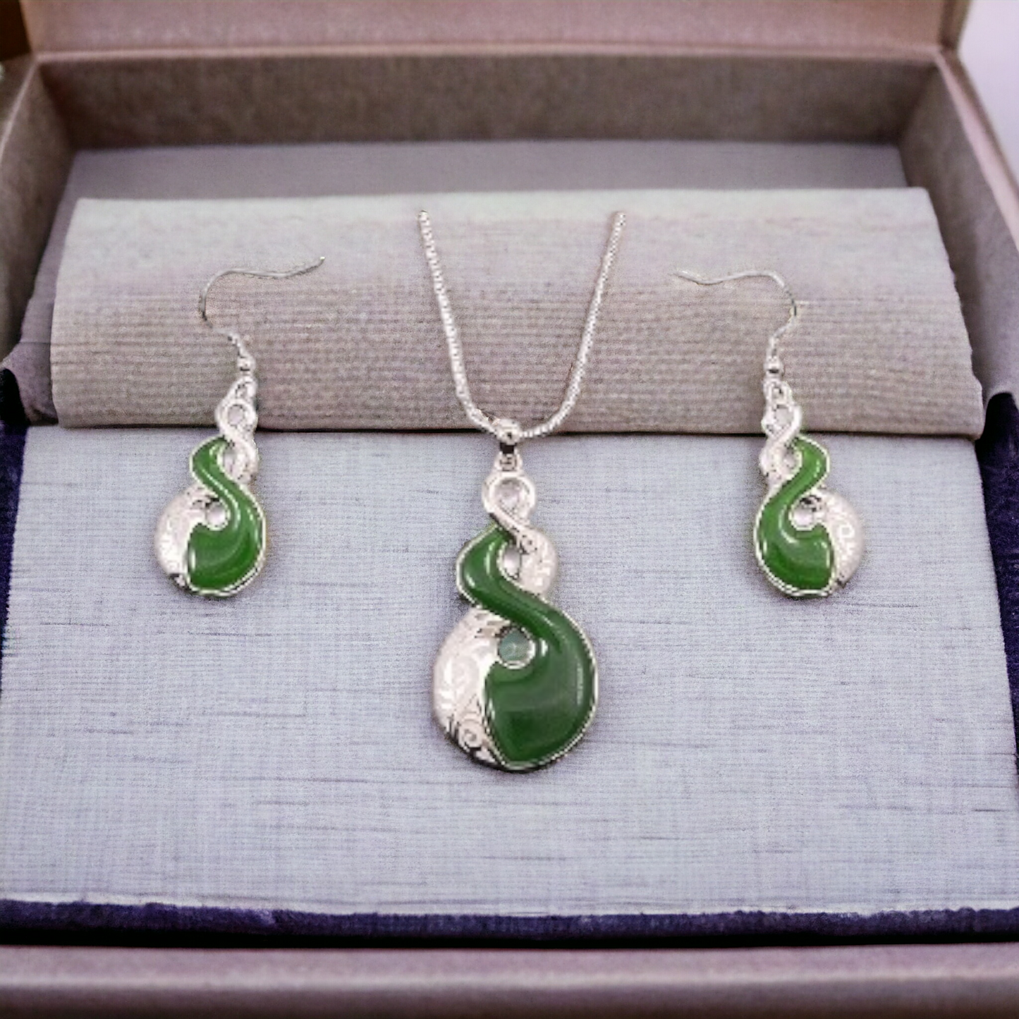 Kiwicraft Jade Pikorua Pendant Set