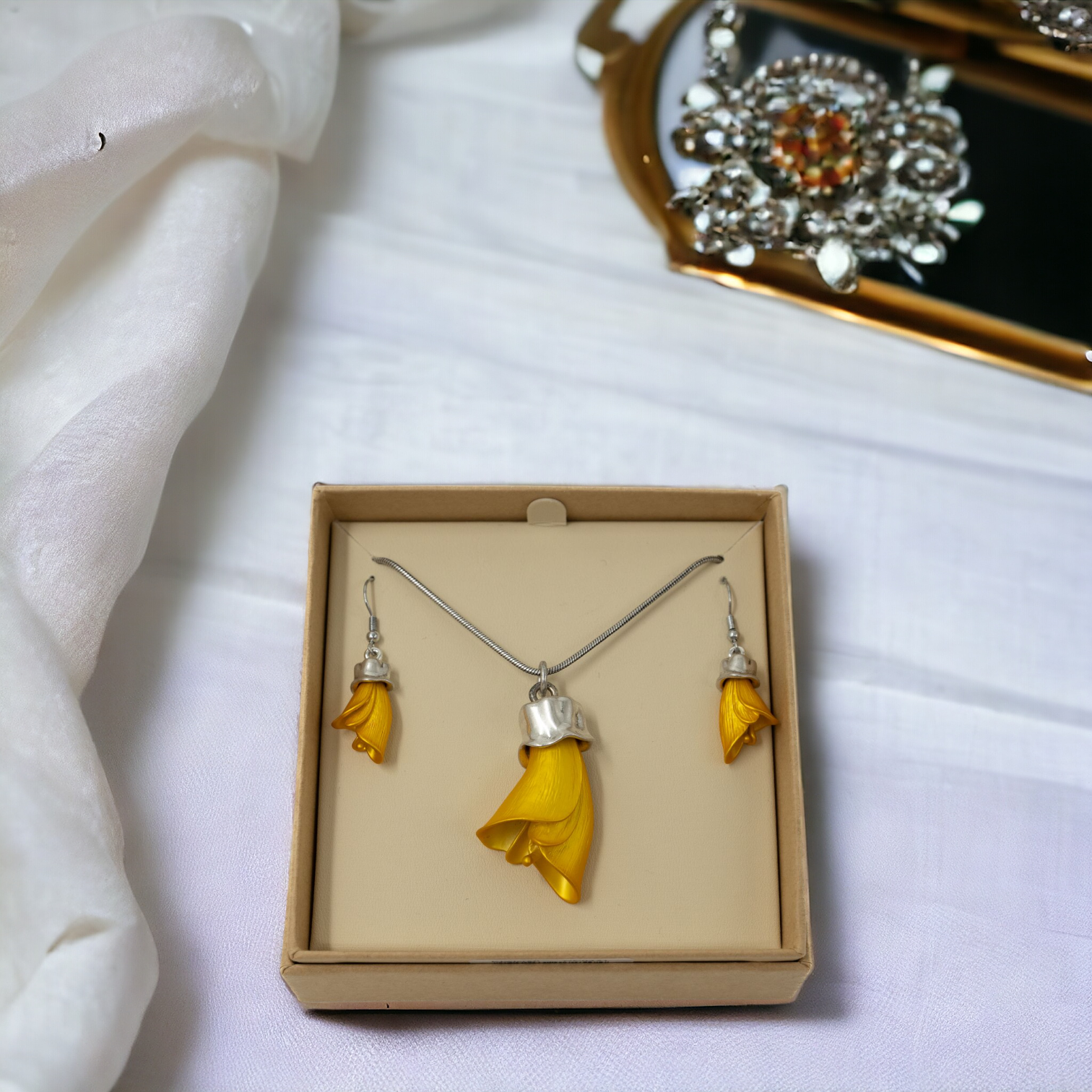 Kiwicraft Kowhai Pendant & Earrings Set
