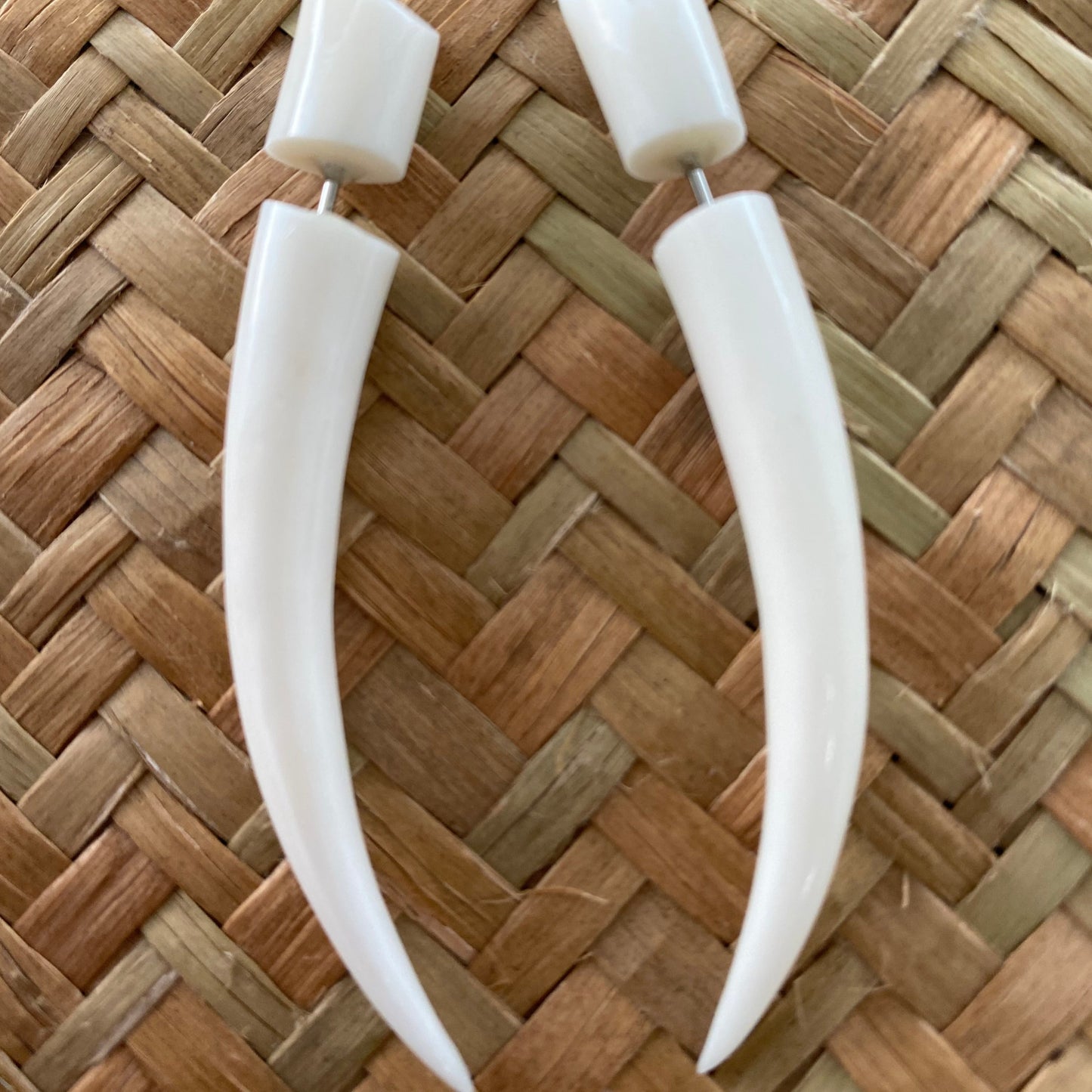 Kiwicraft Bone Ivory Tusk Shaped Earrings