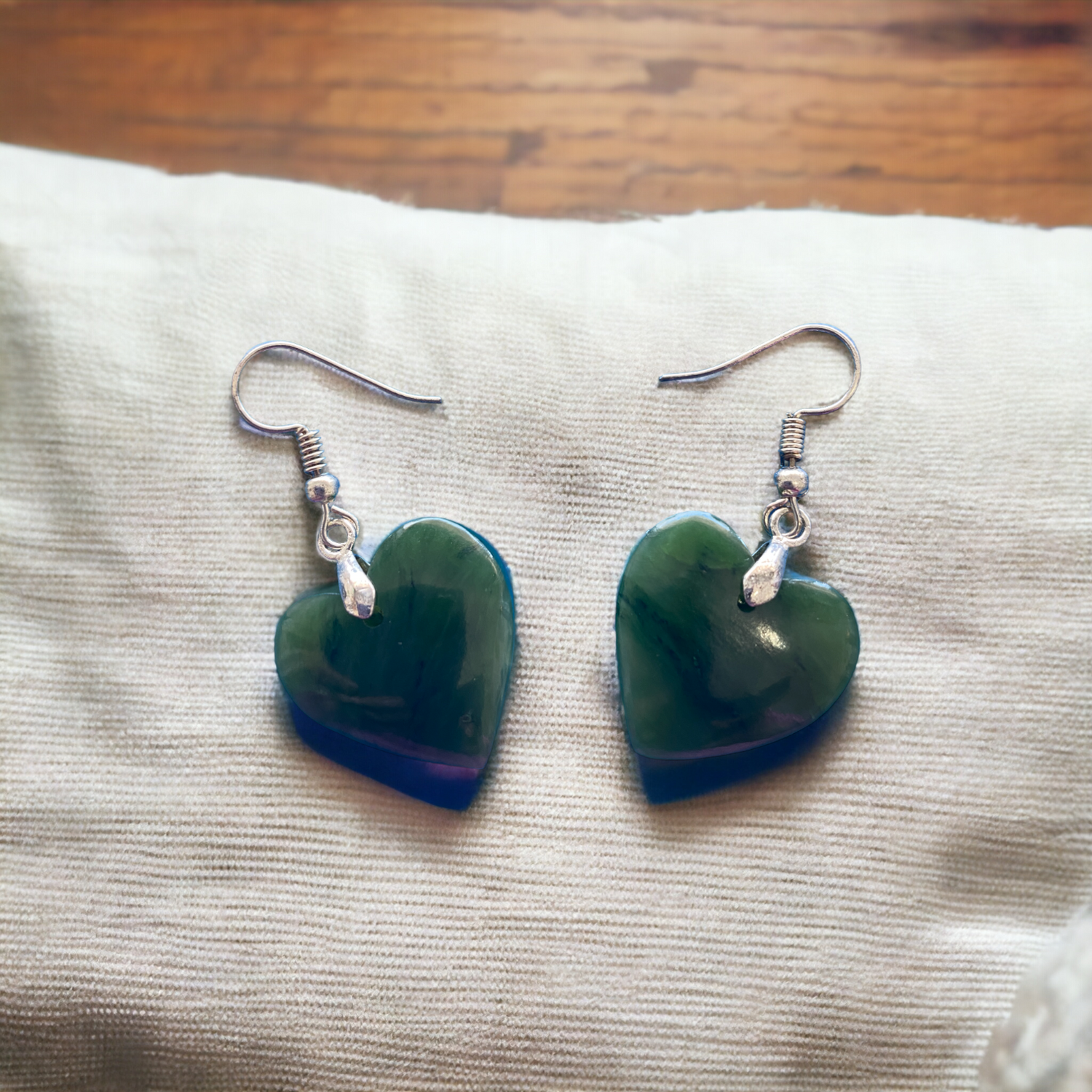 Greenstone (Pounamu) Earrings Heart 20 mm