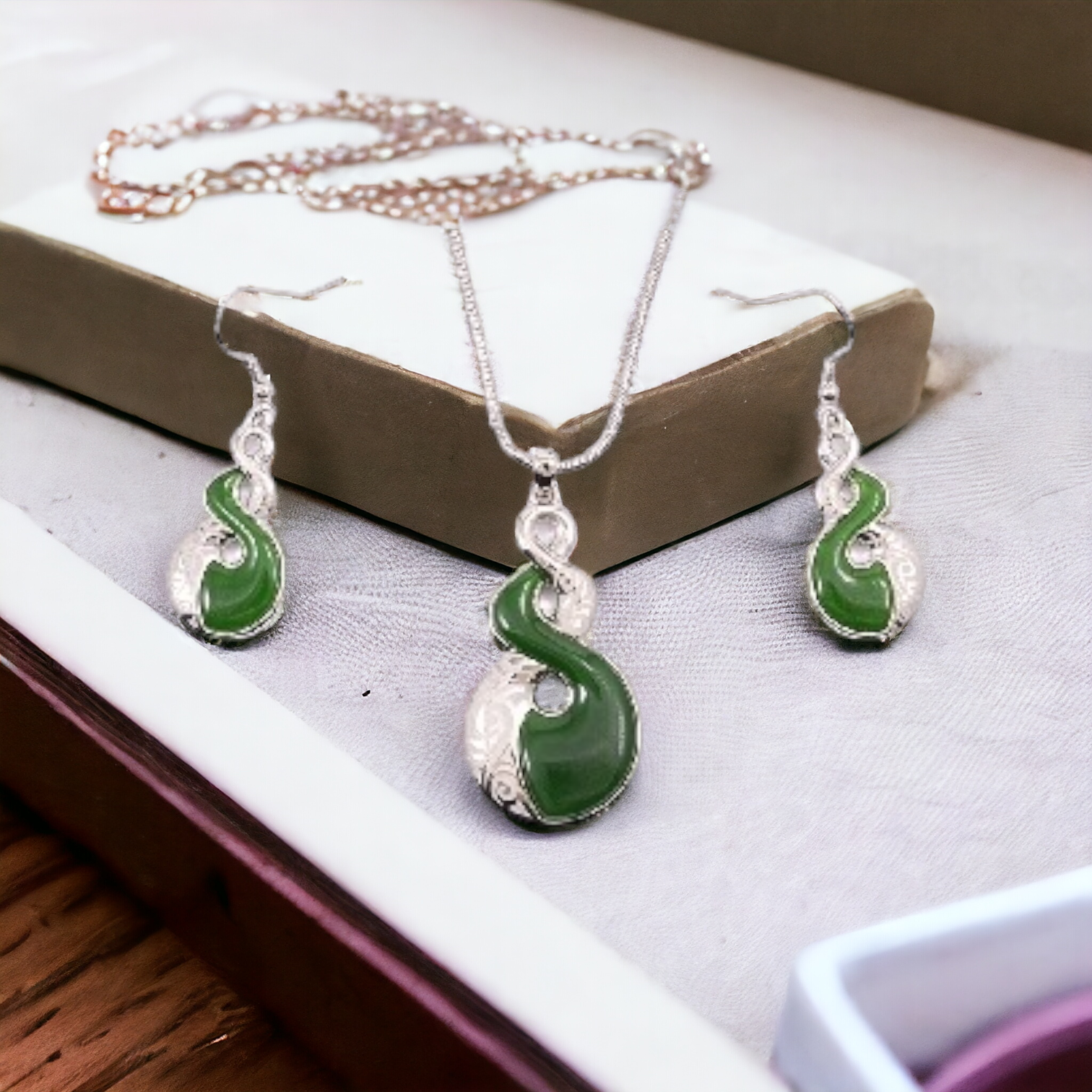 Kiwicraft Jade Pikorua Pendant Set