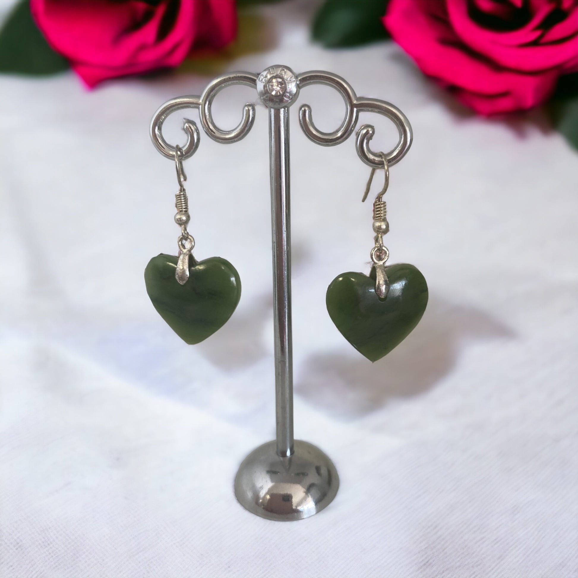 Greenstone / Pounamu Heart Earrings 20 mm
